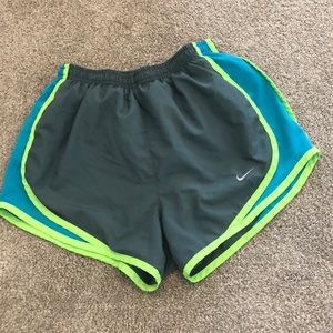 NIKE TEMPO WOMEN’S RUNNING SHORTS